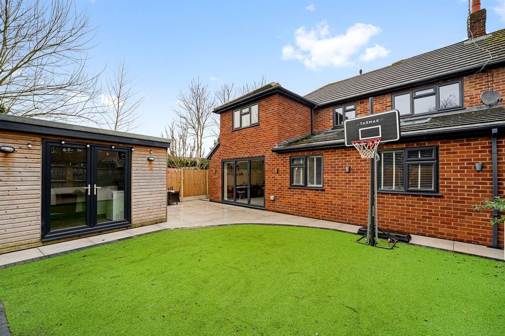 4 bed semi-detached house for saleAshcroft Road, Lymm WA13