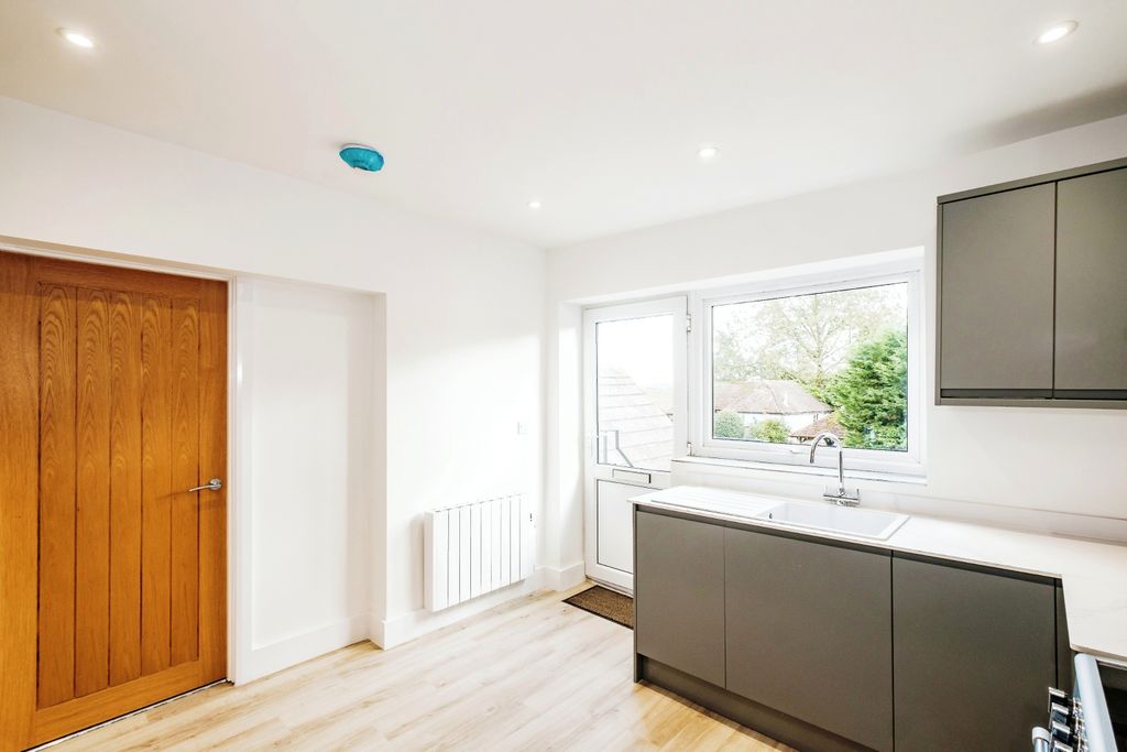 Additional image 4 of 2 bed flat for saleLondon Road, Watersfield, West Sussex RH20