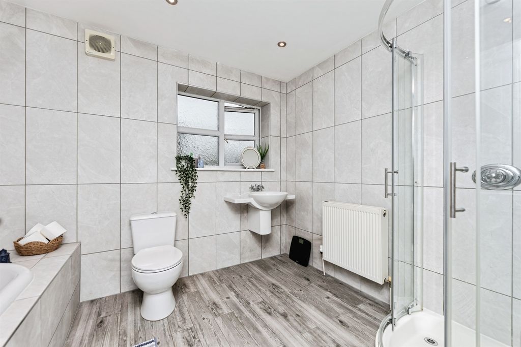 Additional image 10 of 4 bed detached house for saleDarrington Road, Pontefract WF8