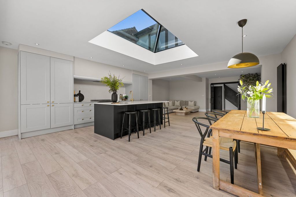 Additional image 9 of 4 bed property for saleChiltern Avenue, Macclesfield SK11