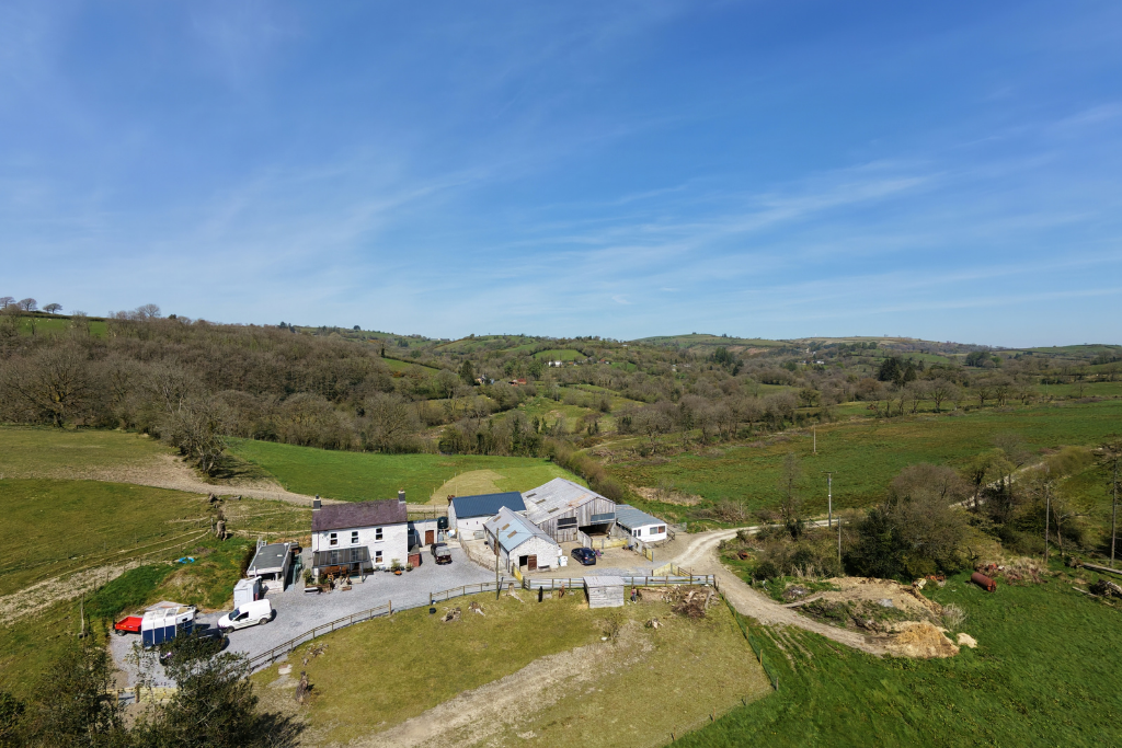 3 bed equestrian for saleBryn Dafydd Isaf, Esgardawe, Llandeilo SA19
