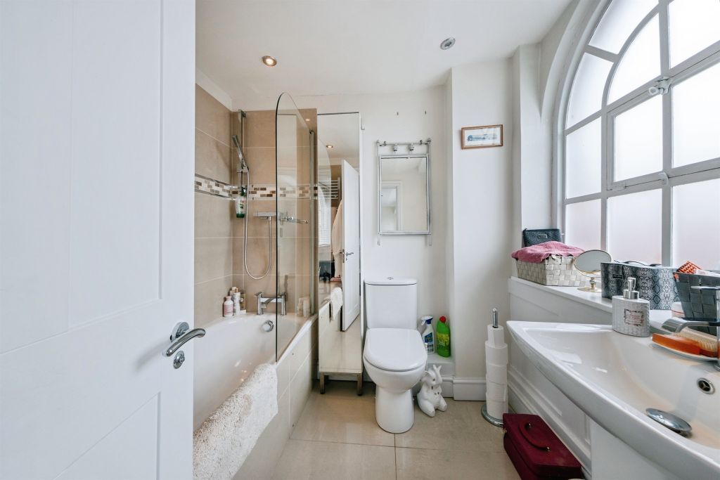 Additional image 12 of 3 bed semi-detached house for saleHigh Street, Newport Pagnell MK16