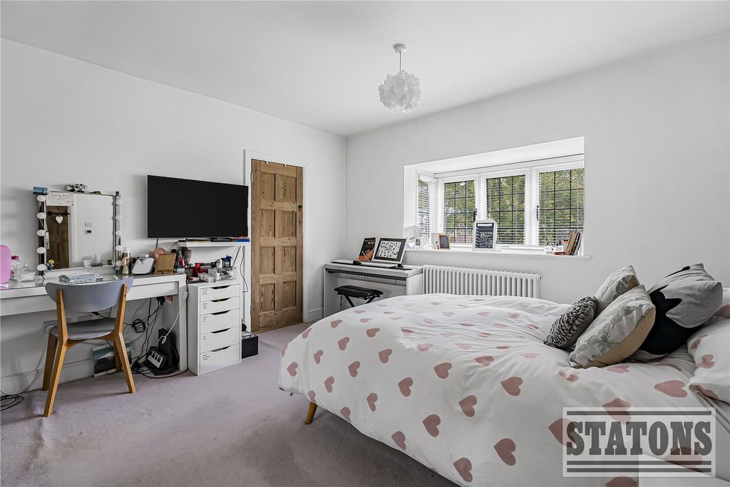 Additional image 15 of 4 bed detached house for saleThe Avenue, Potters Bar, Hertfordshire EN6