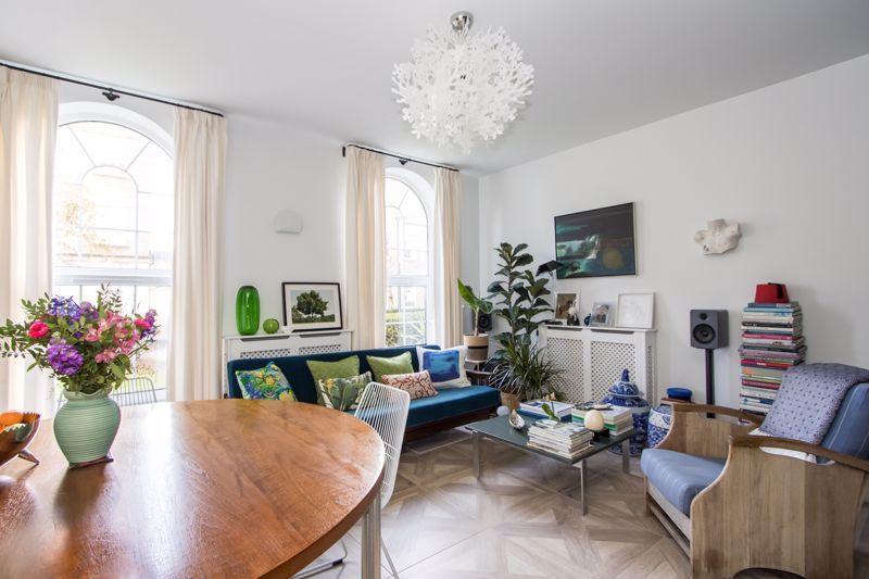 2 bed flat for saleJohn Batchelor Way, Penarth CF64 photo 2