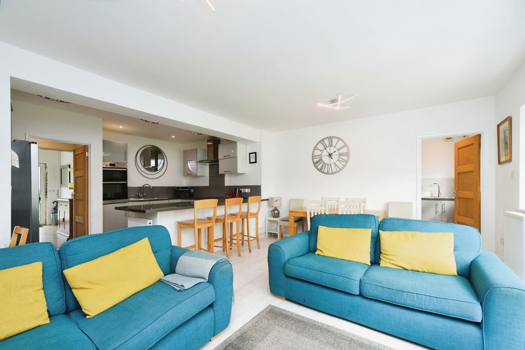 5 bed detached bungalow for saleSwan Meadow, Pewsey SN9