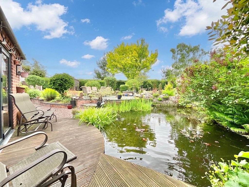 4 bed detached house for saleYew Tree Lane, Wistanswick TF9 photo 4
