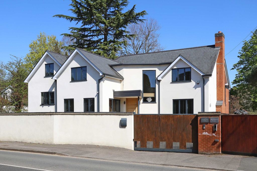 4 bed detached house for saleLower Cookham Road, Maidenhead, Berkshire SL6