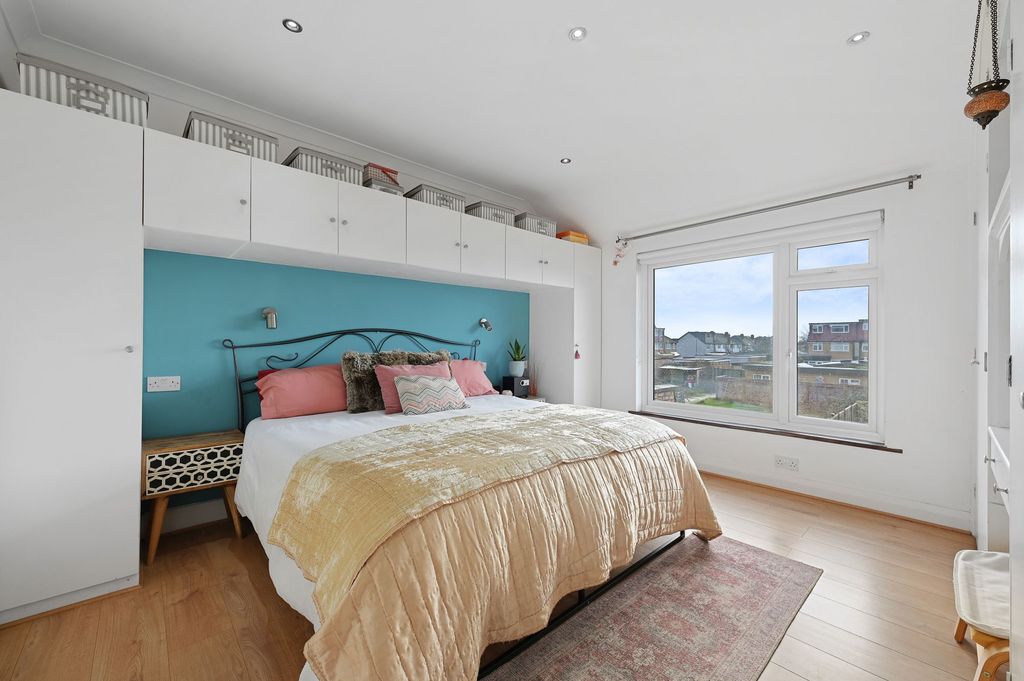 Additional image 10 of 5 bed semi-detached house for saleBelvue Road, Northolt UB5