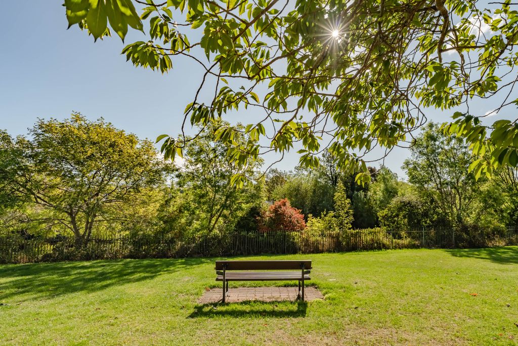 Additional image 23 of 2 bed flat for sale20 Eskview Crescent, Musselburgh EH21