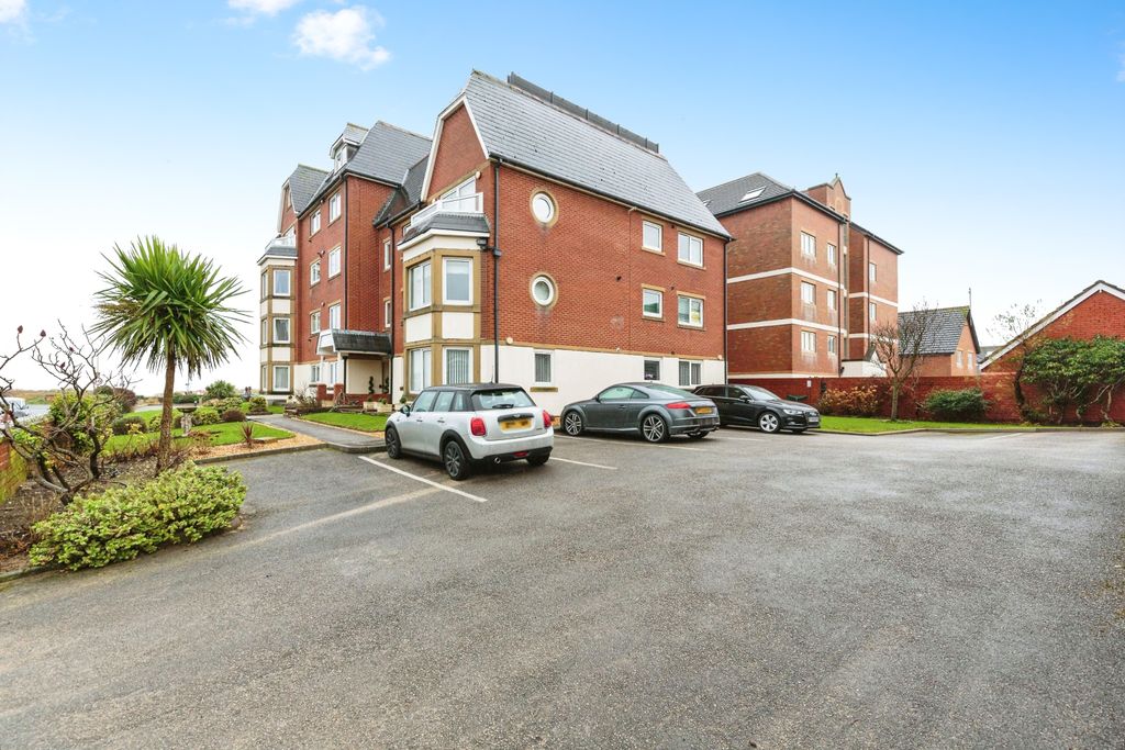 Additional image 16 of 2 bed flat for saleSouth Promenade, Lytham St. Annes, Lancashire FY8