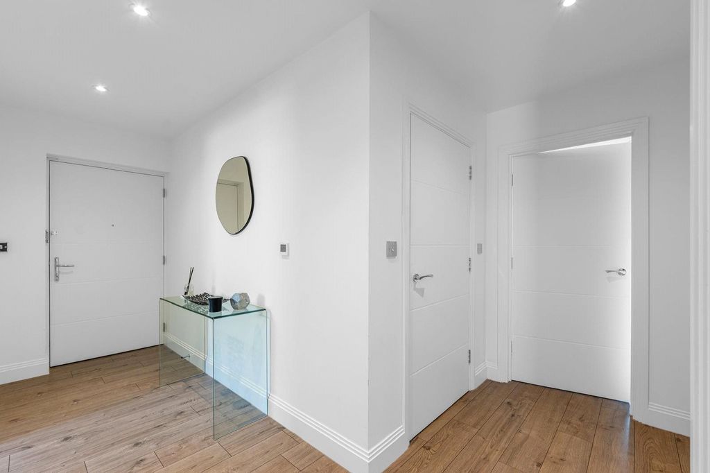 Additional image 2 of 2 bed flat for saleBruce Grove, Orpington BR6