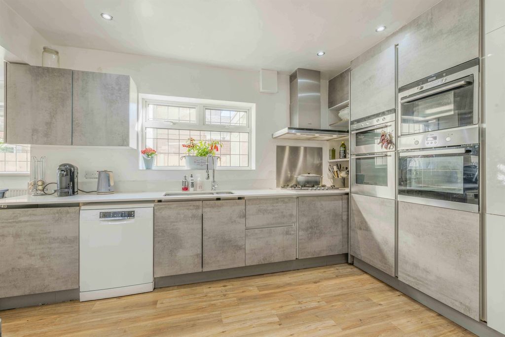 Additional image 4 of 6 bed detached house for saleLime Tree Road, Norwich NR2
