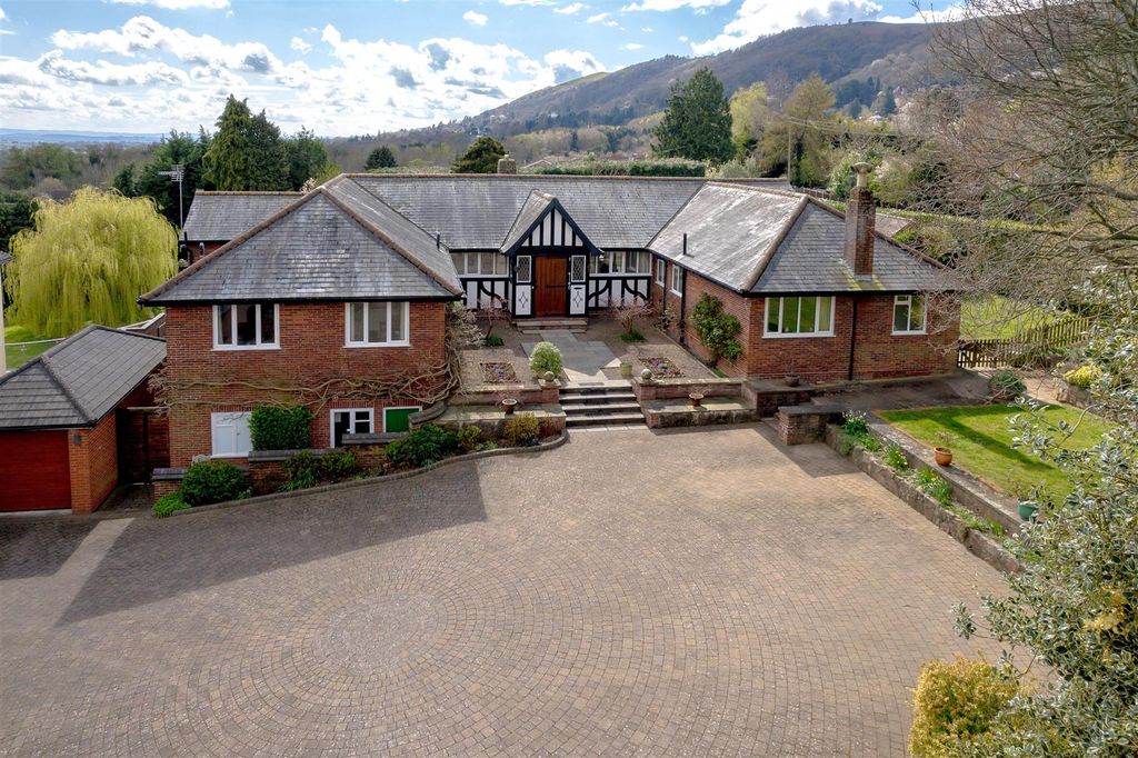 7 bed detached house for salePeachfield Road, Malvern WR14