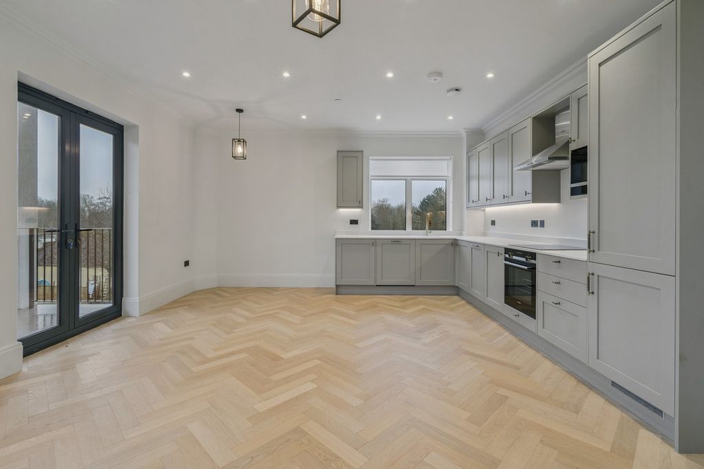Additional image 5 of 2 bed flat for saleWesthorpe Park, Marlow SL7