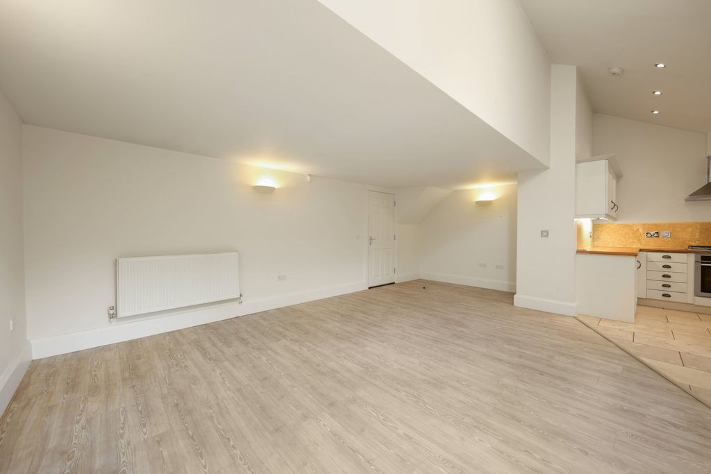 2 bed flat for sale42 Matlock Green, Matlock DE4 photo 4