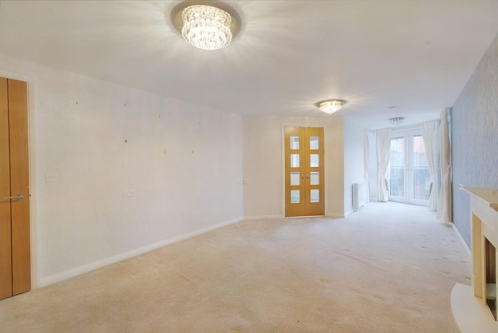 2 bed flat for saleCrocus Court, Station Road, Poulton-Le-Fylde FY6