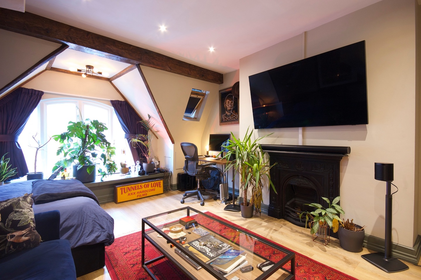 1 Bed Flat, Bateman Street, W1D, N1 7GU photo 5