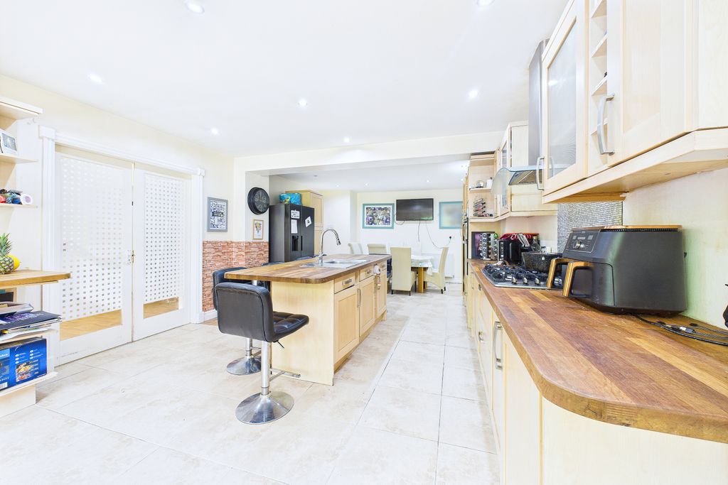 Additional image 4 of 8 bed detached house for saleHowick Park Avenue, Penwortham PR1