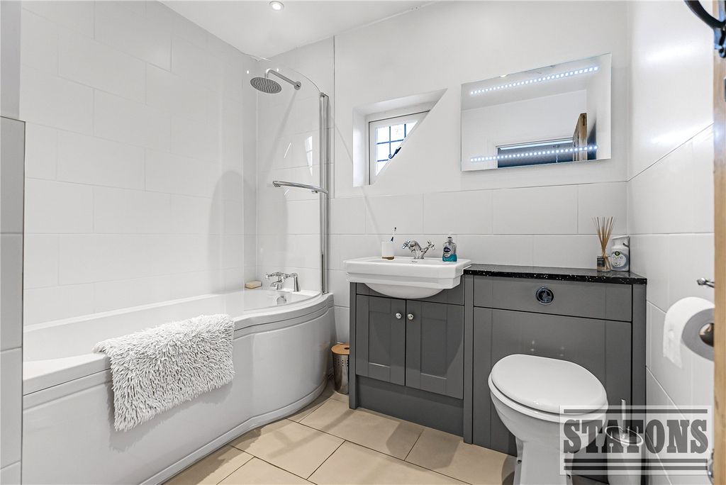 Additional image 18 of 4 bed detached house for saleThe Avenue, Potters Bar, Hertfordshire EN6