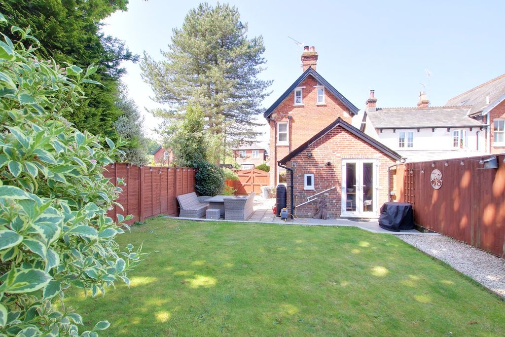 3 bed property for saleQueens Road, Lyndhurst SO43