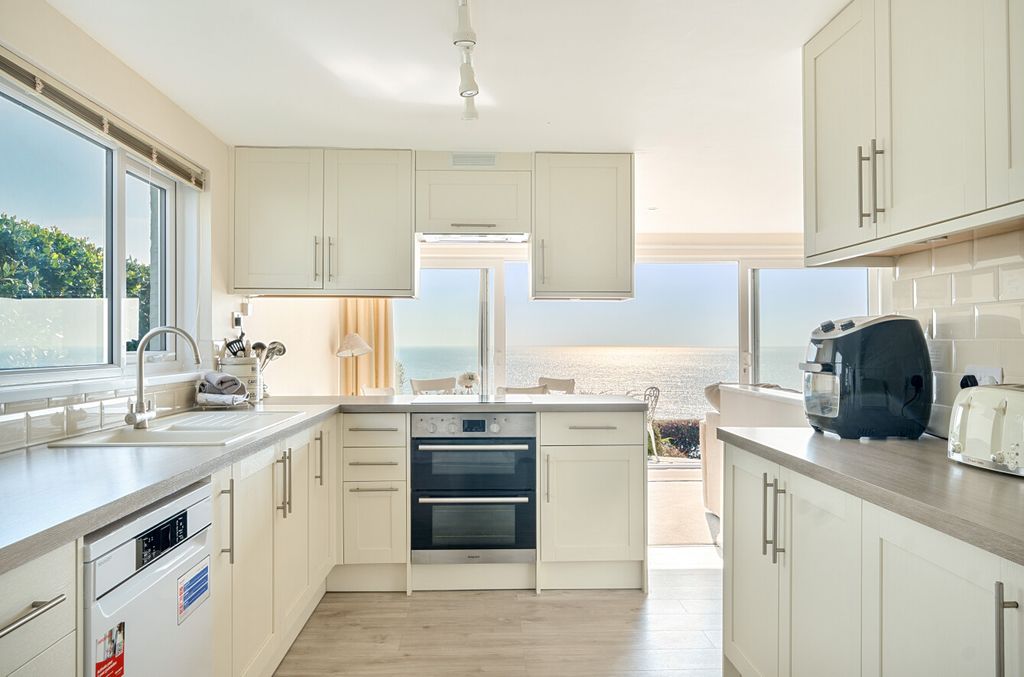 3 bed bungalow for saleKellow, East Looe, Cornwall PL13 photo 5