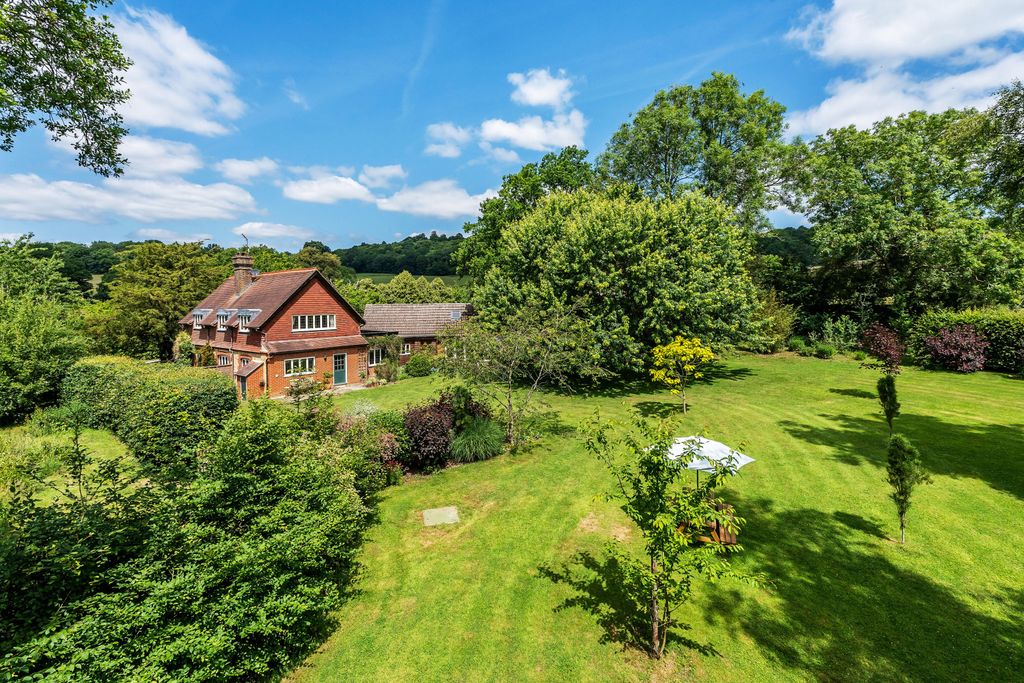 4 bed country house for saleItchingwood Common Road, Limpsfield, Oxted, Surrey RH8