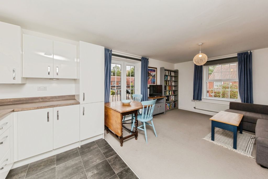 2 bed flat for saleWestern Way, Northwich, Cheshire CW8 photo 4