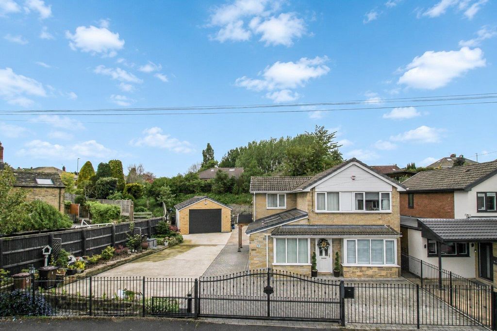 4 bed detached house for saleTeall Court, Ossett WF5