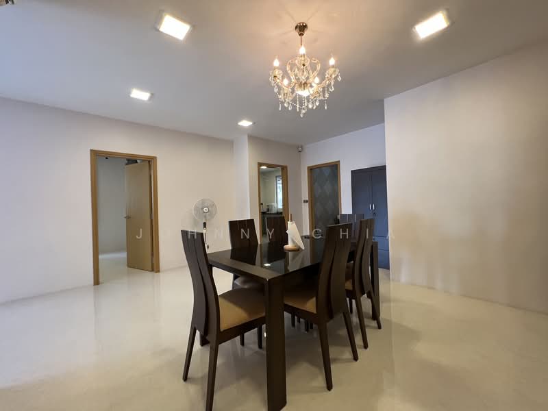 Chartwell Drive photo 4