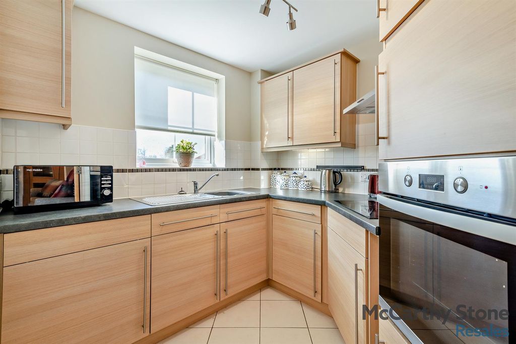 Additional image 2 of 2 bed flat for saleHollis Court, Castle Howard Road, Malton YO17