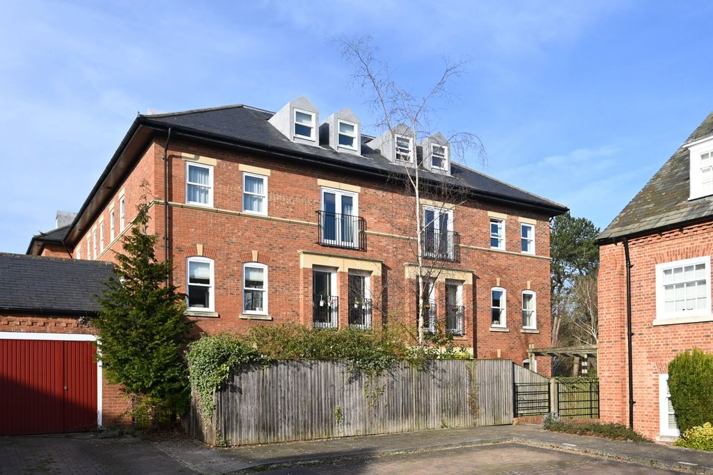 2 bed flat for saleCollege Court, Ripon HG4