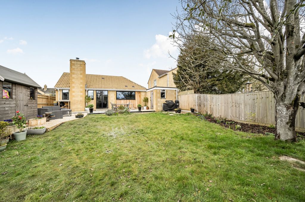 Additional image 16 of 2 bed bungalow for saleKingsmead, Lechlade, Gloucestershire GL7