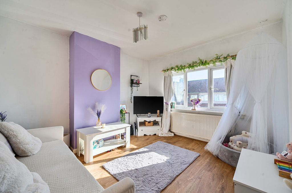 Additional image 3 of 2 bed flat for saleAnnweir Avenue, Lancing, West Sussex BN15