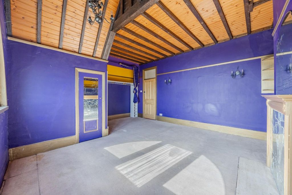 Additional image 20 of 3 bed flat for saleCliff Gardens, Leigh-On-Sea SS9