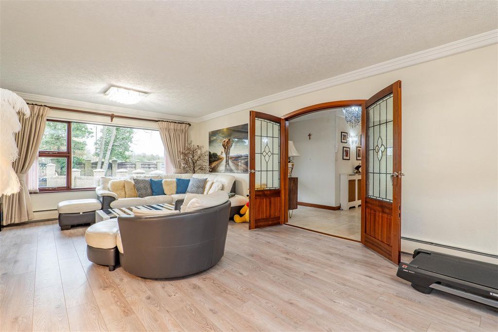 4 bed detached bungalow for saleCocker Lane, Leyland PR26 photo 4
