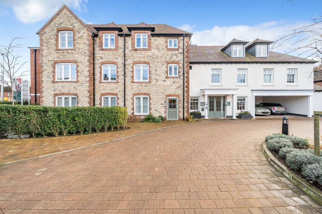 2 bed flat for saleBepton Road, Dundee House Bepton Road GU29 photo 2