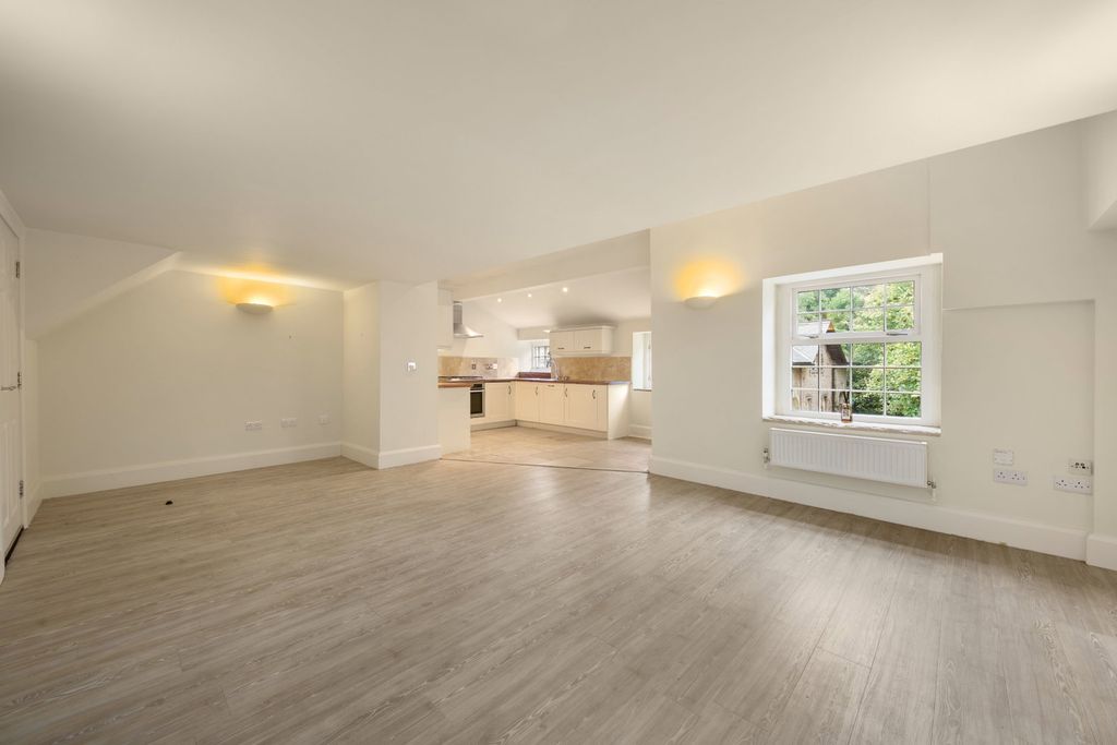 2 bed flat for sale42 Matlock Green, Matlock DE4 photo 3