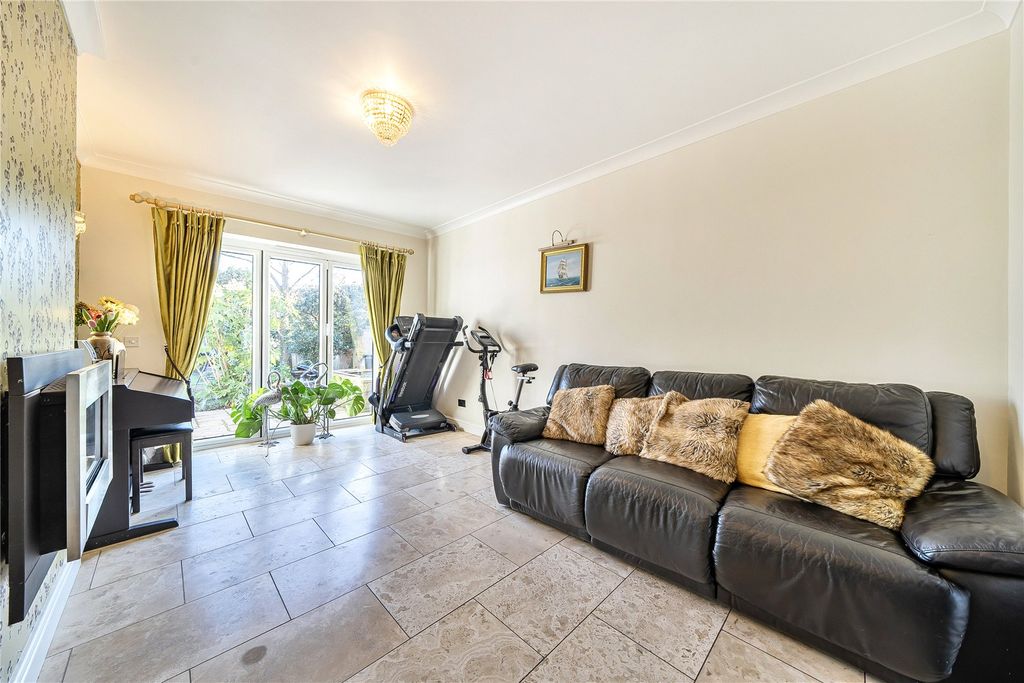 Additional image 9 of 6 bed detached house for saleSutherland Avenue, Petts Wood, Orpington BR5