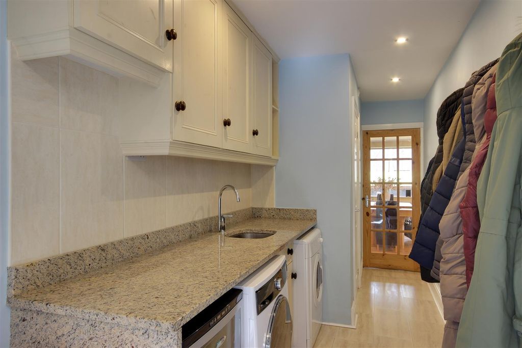 Additional image 12 of 6 bed detached house for saleWoodlands Rise, North Ferriby HU14