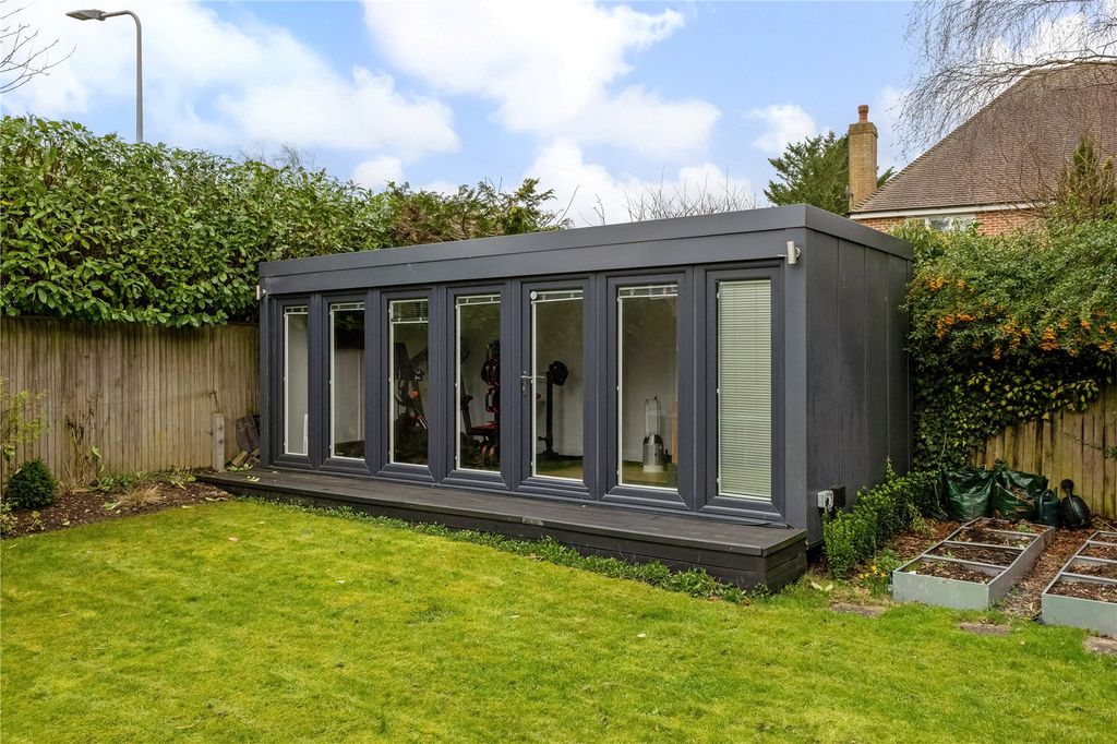 Additional image 27 of 5 bed detached house for saleHeather Gardens, Newbury, Berkshire RG14