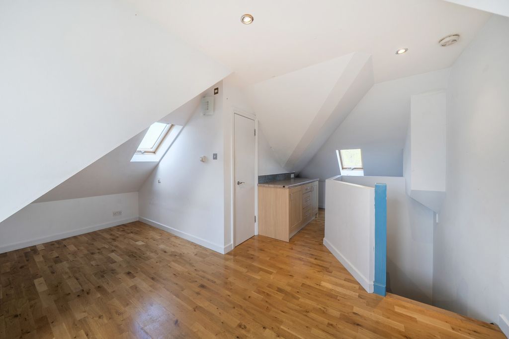 Additional image 17 of 5 bed semi-detached house for saleHawtrey Avenue, Northolt UB5