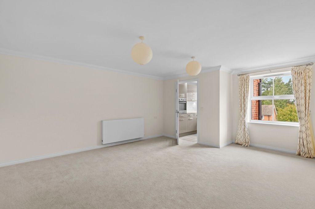 Additional image 10 of 1 bed flat for salePeel Lodge, Dean Street, Marlow, Buckinghamshire SL7