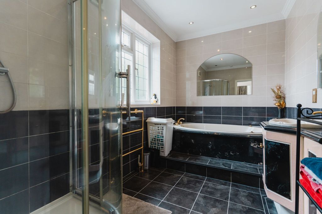 Additional image 40 of 5 bed detached house for saleSouthmeads Road, Oadby LE2