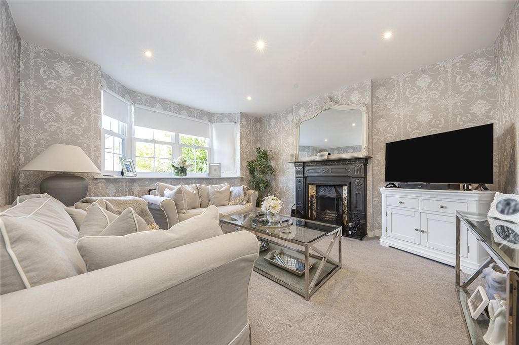 Additional image 5 of 4 bed link detached house for saleHollington Crescent, New Malden KT3
