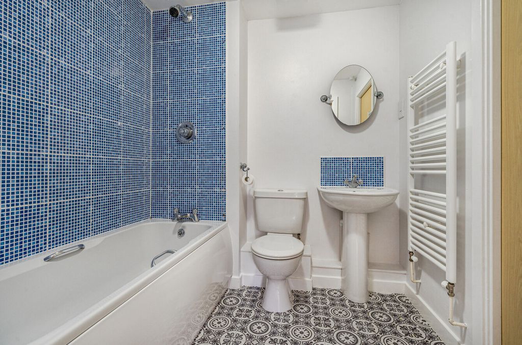Additional image 9 of 2 bed flat for saleSpiro Close, Pulborough RH20