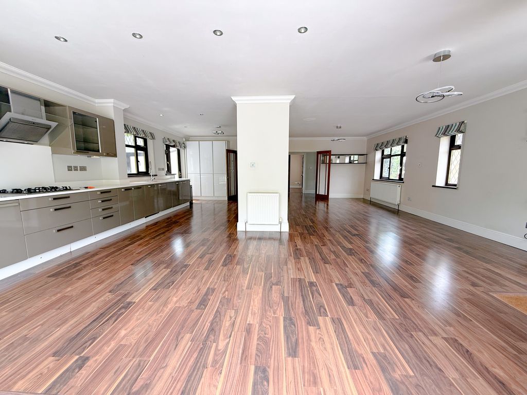Additional image 4 of 5 bed detached house for saleHeath Drive, Potters Bar, Hertfordshire EN6