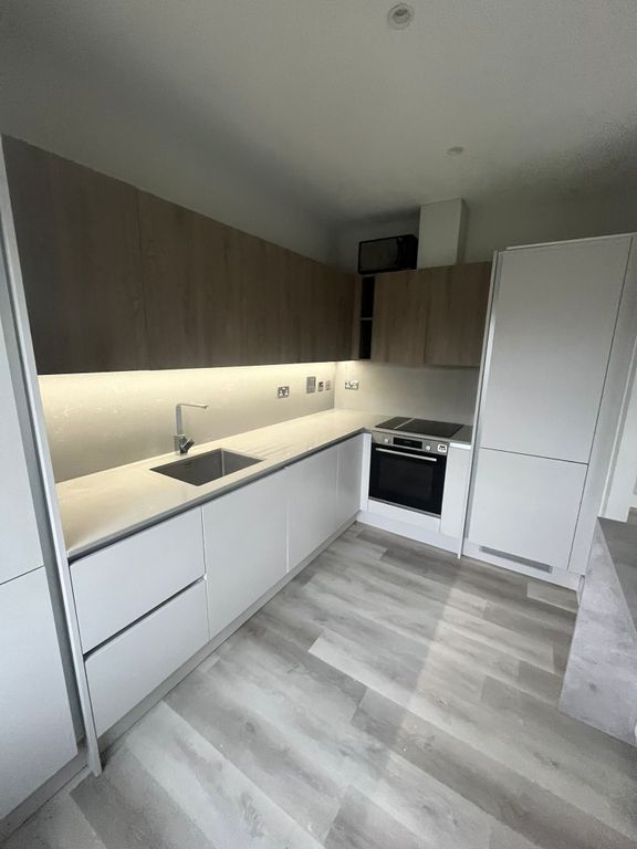 2 bed flat for saleYork Rise, Orpington BR6 photo 4