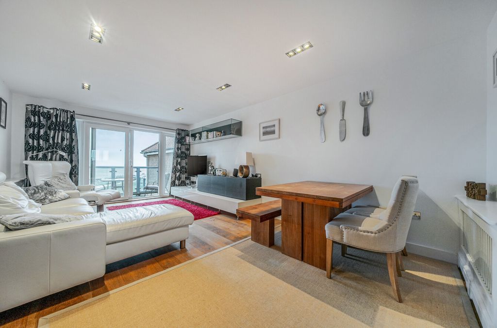 Additional image 12 of 2 bed flat for saleHeadland Road, Newquay, Cornwall TR7