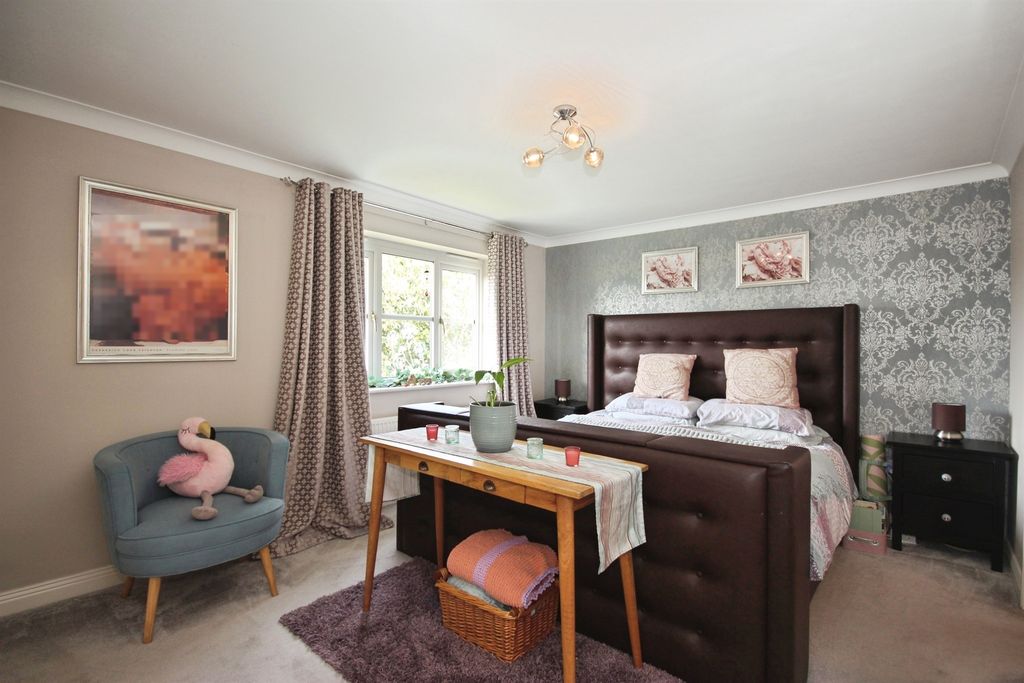 Additional image 8 of 5 bed detached house for saleMedley Grove, Whitnash, Leamington Spa CV31