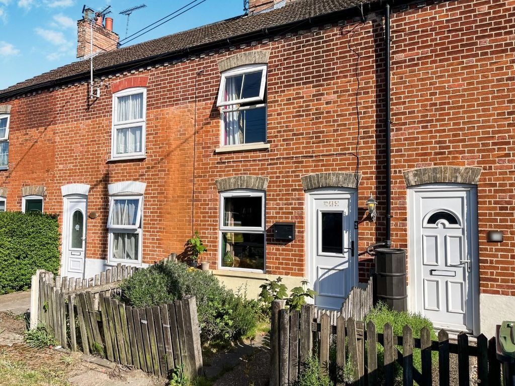 2 bed terraced house for saleLondon Road, Brandon IP27